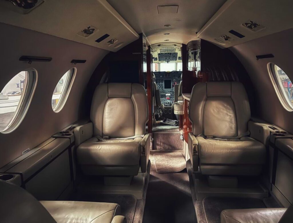 Private Jet Airports of Choice Los Angeles and Hong Kong